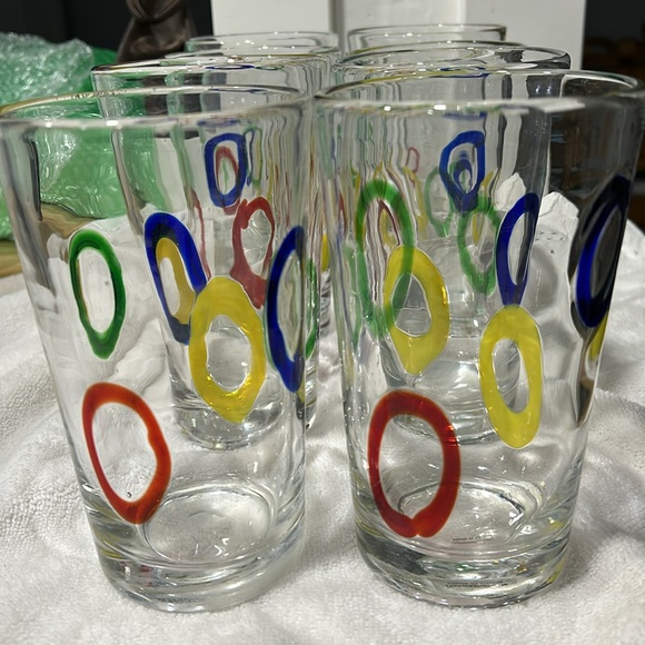 Set of 4 - Circle designed Multicolored on Clear Glass Cups - Picture 7 of 8